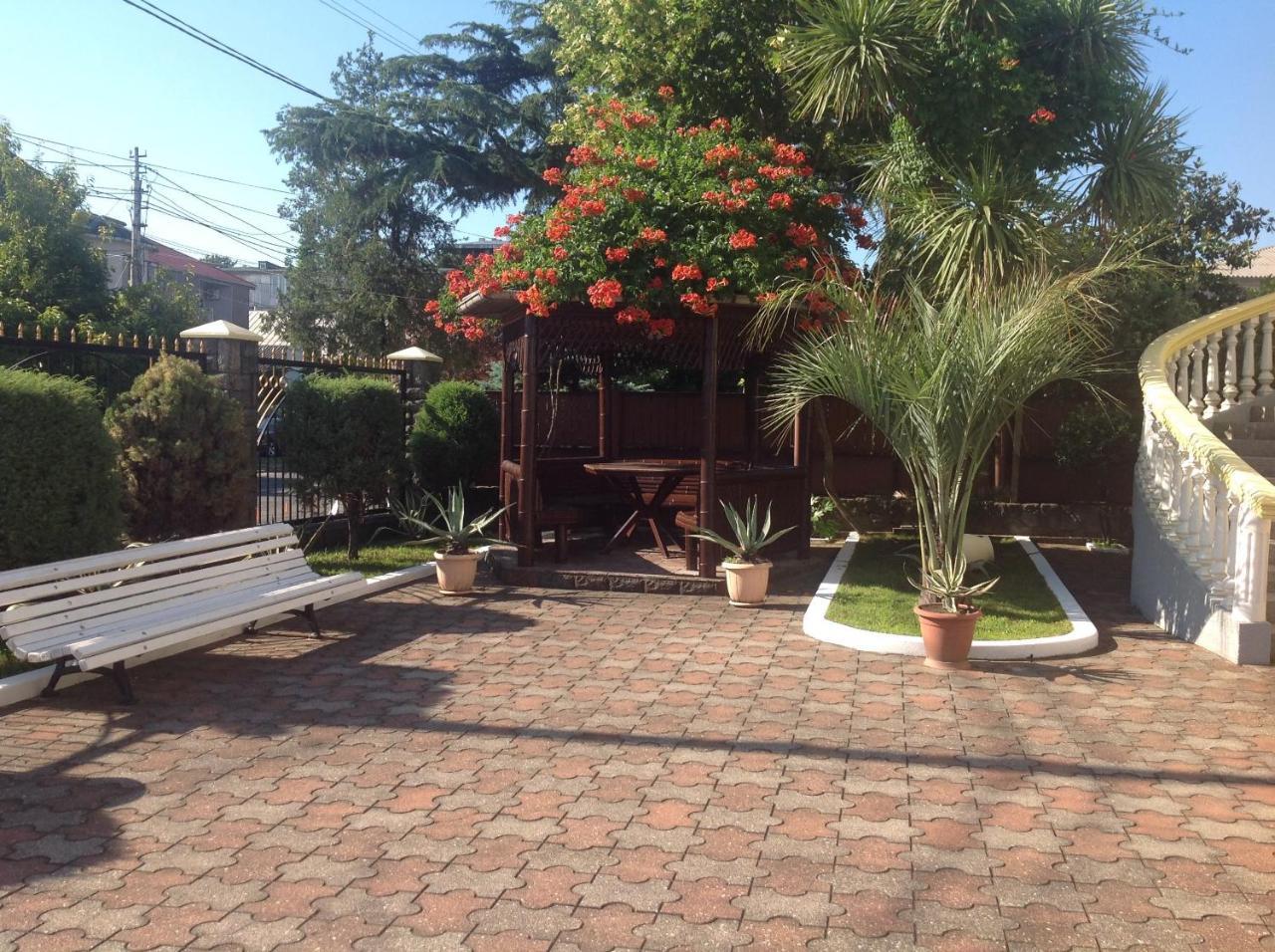 George'S House Hotel Kobuleti Exterior photo